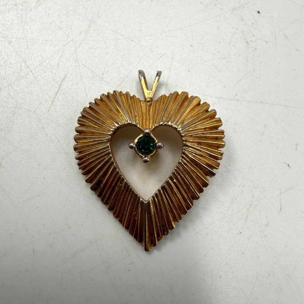 Vintage Gold Tone Sunburst Heart Pendant‎ Green Rhinestone Open Heart Charm